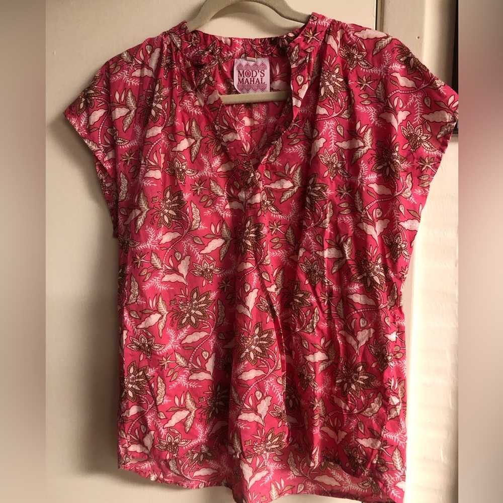 PINK/WHITE TOP BY MODA MAHAL